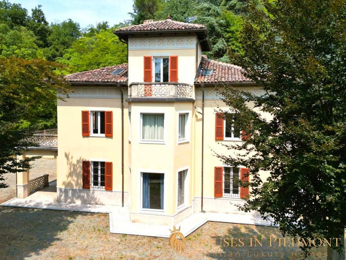 Casa con 6 locali in vendita in Terzo