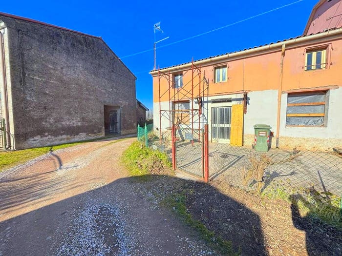 Casa trilocale in vendita in Via Ca' del Lago, Ca' Del Lago, Cerea
