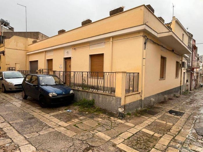 Casa con 6 locali in vendita in Vicolo Taro e via Manfredonia, Centro, Noto