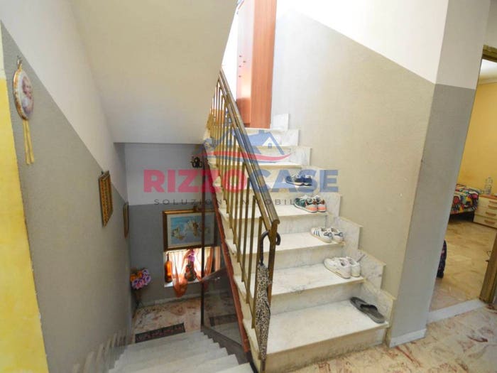 Casa con 6 locali in vendita in Via Santa Maria Grazia, Caloppezzati, Calopezzati