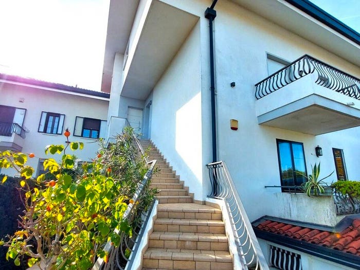 Appartamento trilocale in vendita in Viale Alfredo Albanese, Lido Centro Ovest, Jesolo