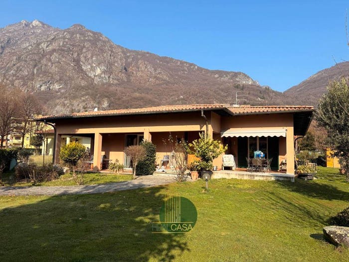 Casa con 6 locali in vendita in Via alla Fabbrica, Centro, Porlezza