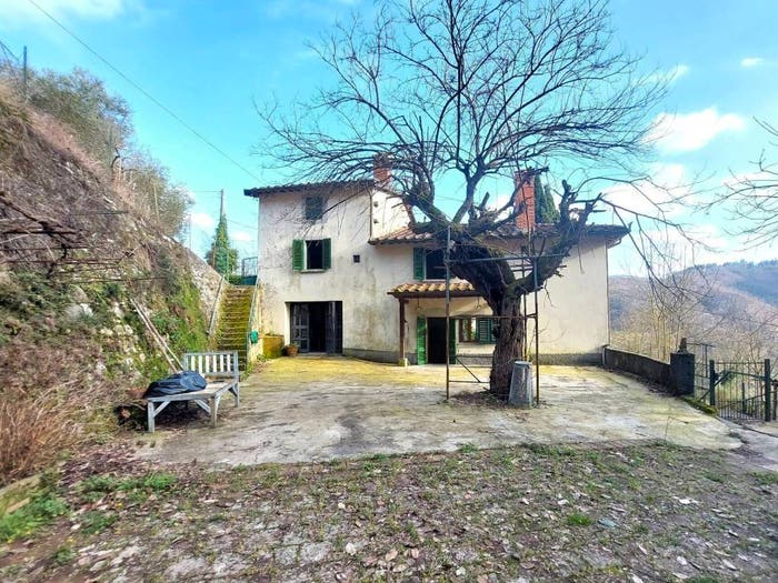 Casa con 6 locali in vendita in Via della Villa, Cantagallo