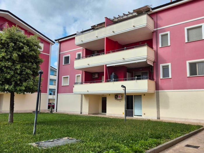 Appartamento trilocale in vendita in Via Giuseppe Verdi, Villa Carmine, Montesilvano