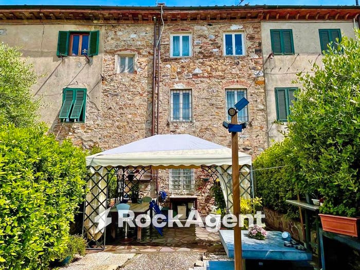 Casa con 6 locali in vendita in Mugnano, Lucca