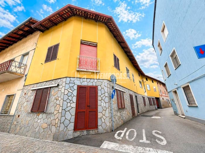 Appartamento quadrilocale in vendita in Via Sergente Giovanni Siletti, Centro, Tronzano Vercellese