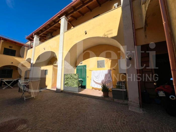 Appartamento monolocale in affitto in via Pecchia, Arzano