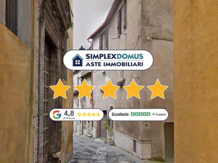 Appartamento quadrilocale in vendita in Via Piè di Marmo, Centro, Orte