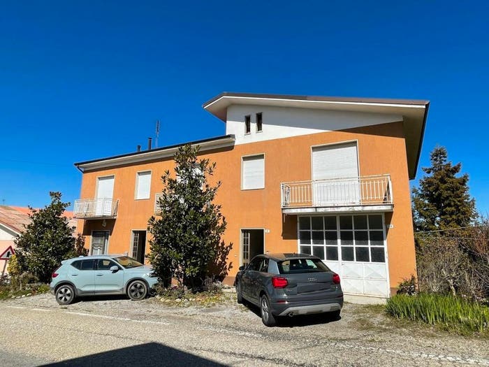 Casa con 6 locali in vendita in Frazione San Donato, San Donato, Mango
