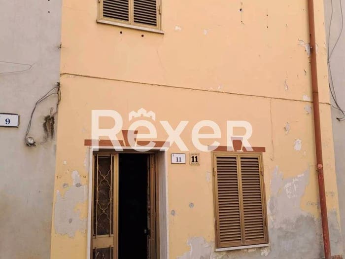 Casa quadrilocale in vendita in Via Giovanni Maria Angioi, Florinas