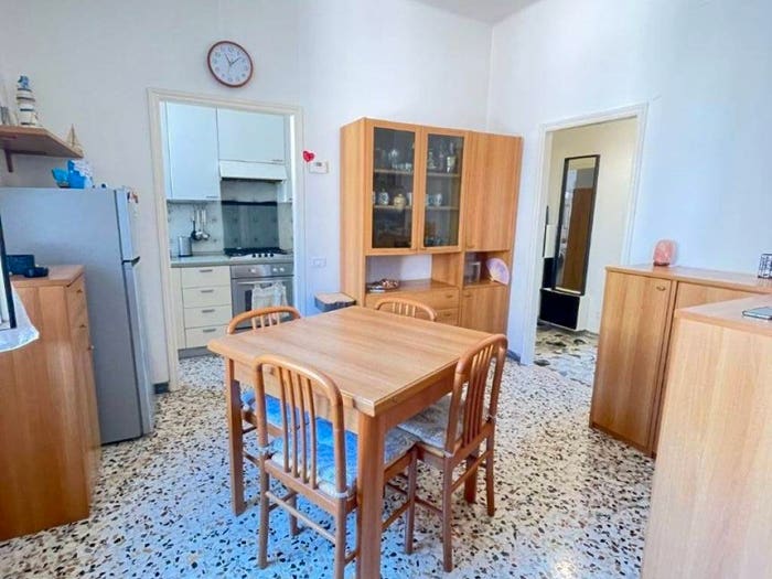 Appartamento trilocale in vendita in Via Sassoferrato, Piano, Ancona