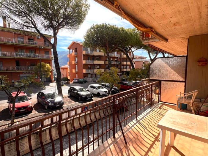 Appartamento trilocale in vendita in Via Sant'Anna, Castel Madama