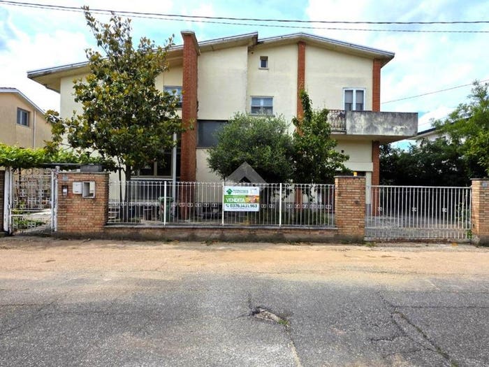 Casa con 6 locali in vendita in Via XX Settembre, Eremo, Curtatone