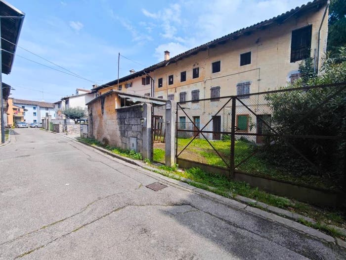 Casa con 6 locali in vendita in Via Canale, Centro, Codroipo