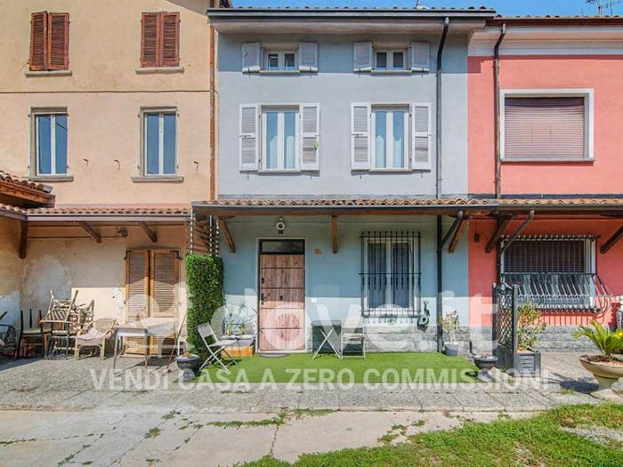 Casa bilocale in vendita in Via Umberto I, Centro, Lungavilla