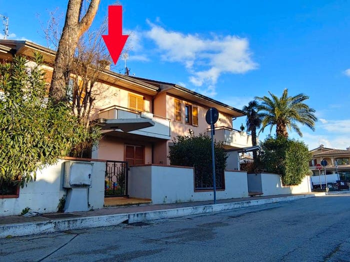 Casa con 5 locali in vendita in Viale Venezia, Piane Di Morro, Folignano