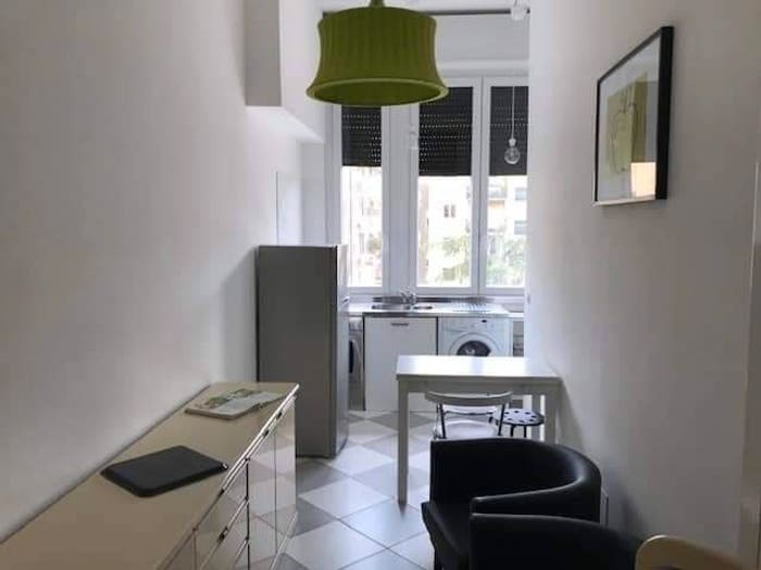 Appartamento trilocale in affitto in Via Giuseppe Ripamonti, Vigentino Fatima, Milano