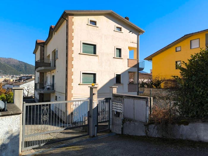 Appartamento quadrilocale in vendita in Via Delle Svolte, Coppito Preturo, L'Aquila