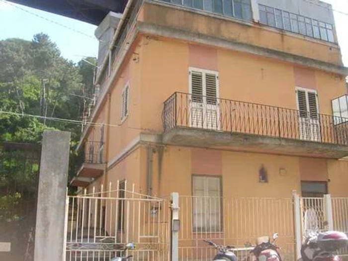 Casa con 5 locali in vendita in Via Palermo, Camaro Superiore, Messina