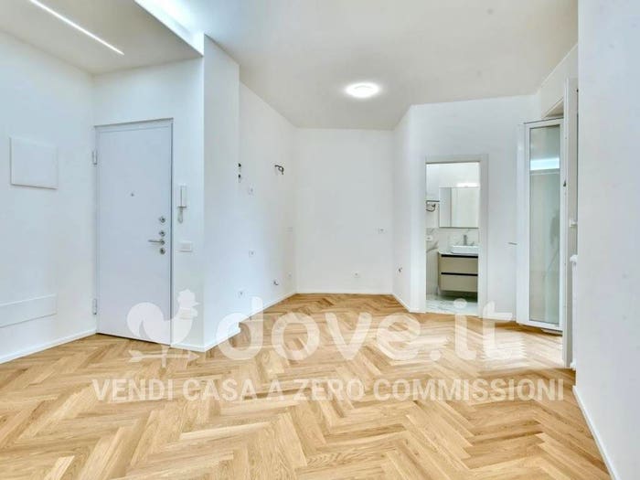 Appartamento trilocale in vendita in Piazza Enrico Chiaradia, Vigentino Fatima, Milano