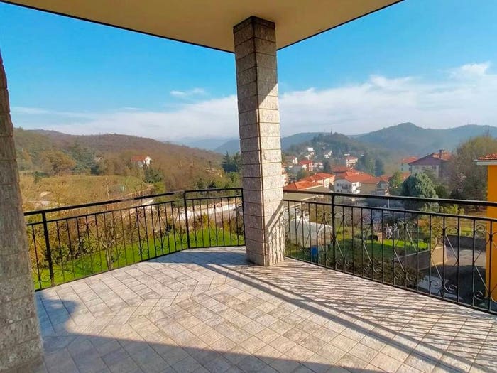 Casa con 6 locali in vendita in Vispa No Number, Centro, Carcare