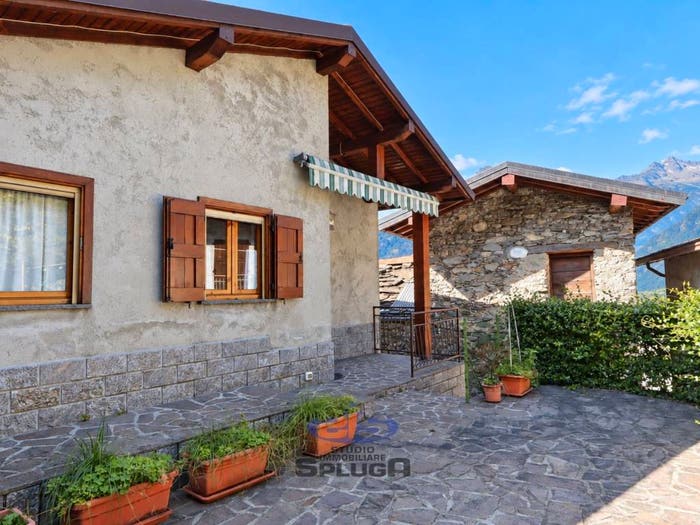 Casa trilocale in vendita in Via Villa, Centro, Verceia