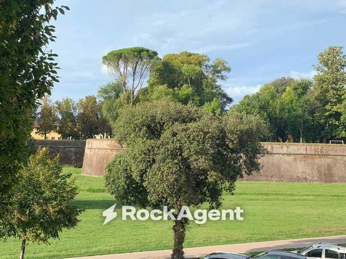 Appartamento quadrilocale in vendita in Viale Giuseppe Giusti, San Concordio, Lucca