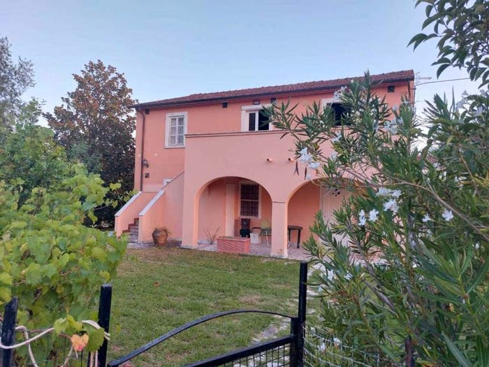 Casa quadrilocale in vendita in Castelnuovo Magra