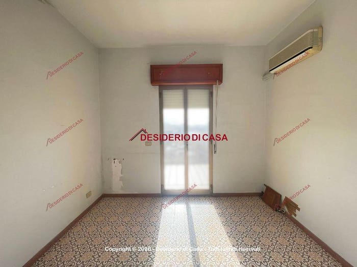 Appartamento quadrilocale in vendita in Piazza F Caracciolo, Centro, Capo d'Orlando