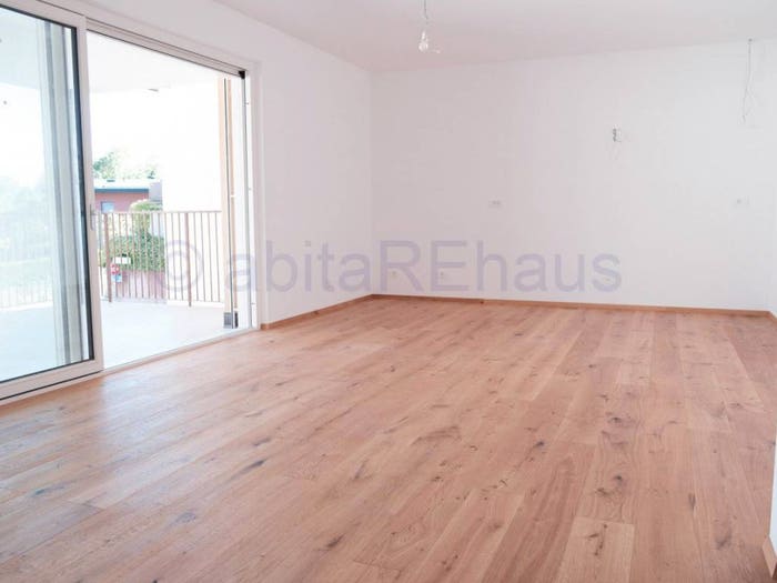 Appartamento con 5 locali in vendita in via Val di Fiemme, Centro, Egna
