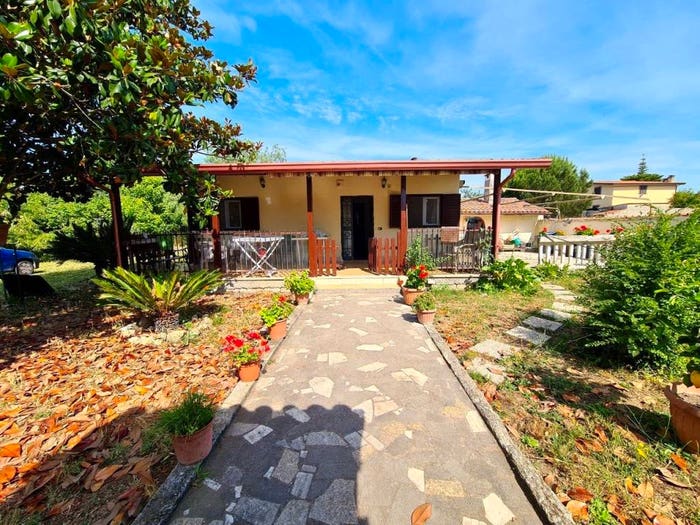 Casa trilocale in vendita in Via Teppia, Campo di Carne Pantanelle, Aprilia