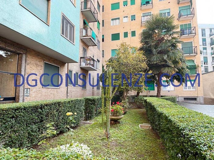 Appartamento quadrilocale in vendita in Corso Lodi, Lodi Brenta, Milano
