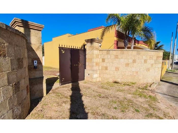 Casa con 6 locali in vendita in Via Vincenzo Bellini, Collepasso