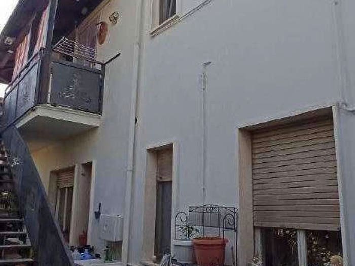 Appartamento con 6 locali in vendita in Via Sangro, Brecciarola, Chieti