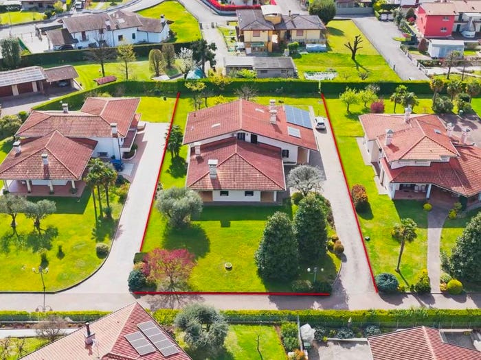 Casa con 6 locali in vendita in Via Don Titta del Rizzo, Centro, Azzano Decimo