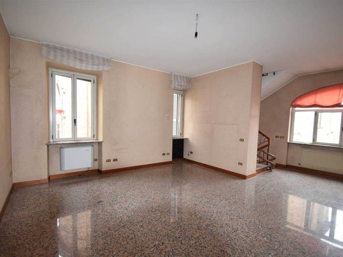Casa con 6 locali in vendita in Via Taverna Ospedale, Piacenza