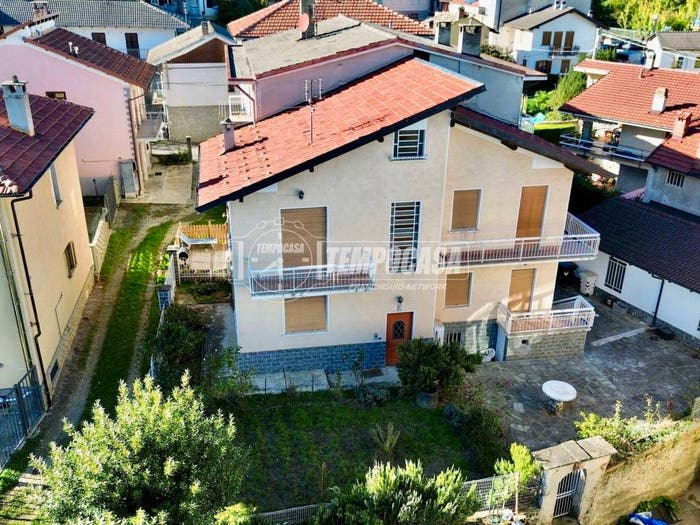 Casa con 6 locali in vendita in Via alle Fabbriche, Coazze