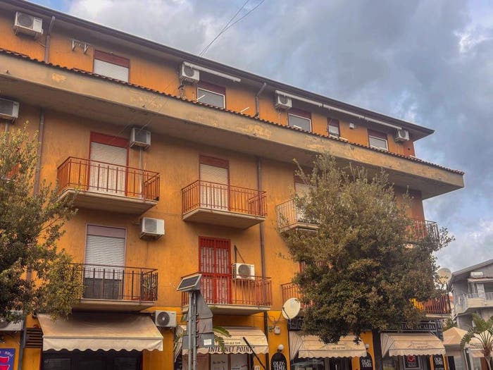 Appartamento con 6 locali in vendita in Viale della Regione, Motta Sant'Anastasia
