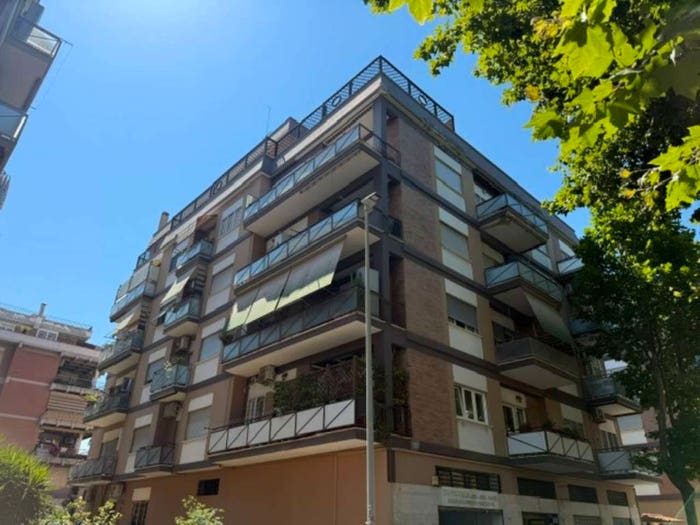 Appartamento trilocale in vendita in via delle Sirene, Ostia Ponente, Roma