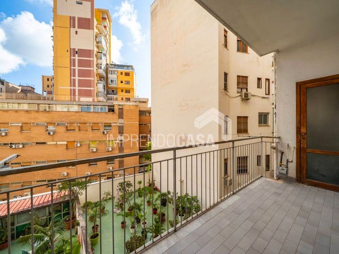 Appartamento quadrilocale in vendita in Via Giuseppina Turrisi Colonna, Politeama Ruggiero Settimo, Palermo