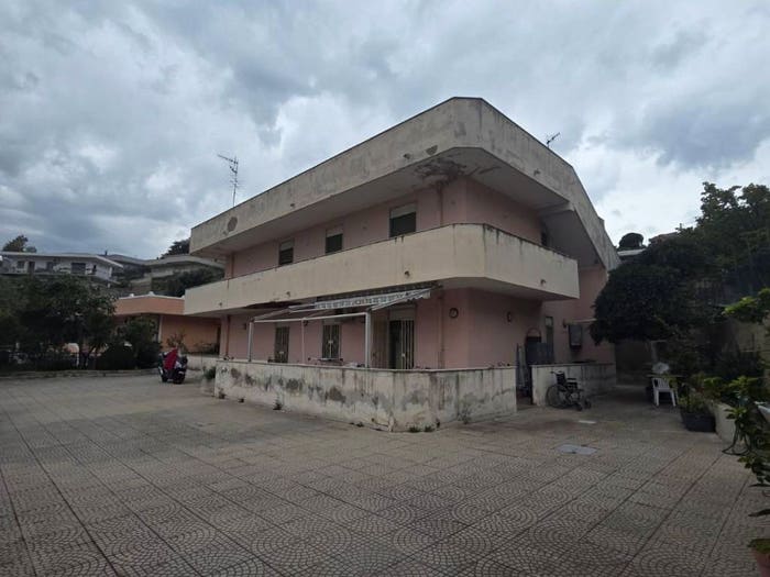 Casa con 6 locali in vendita in Via Sandro Pertini, Annunziata Alta, Messina