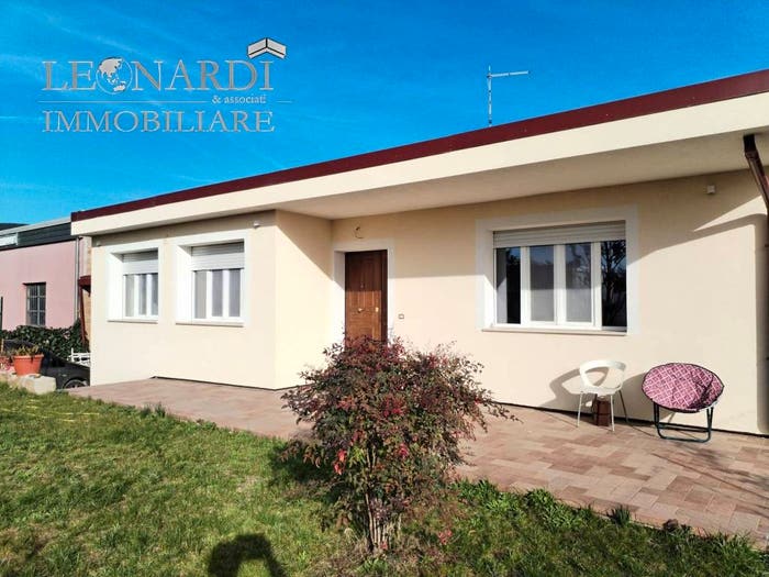 Casa con 6 locali in vendita in Chiugiana La Commenda, Corciano