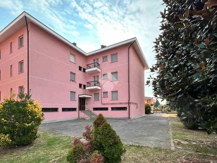 Appartamento trilocale in vendita in Via Diaz, Centro, Crespiatica