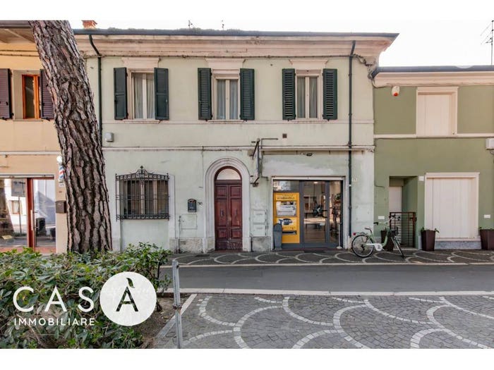 Appartamento con 6 locali in vendita in Viale Giuseppe Mazzini, Porto Canale di Ponente, Cesenatico
