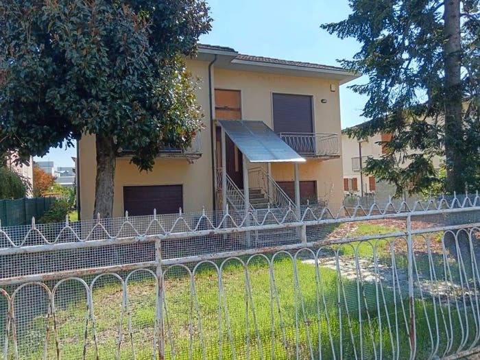 Casa con 5 locali in vendita in Centro, Pieve Porto Morone