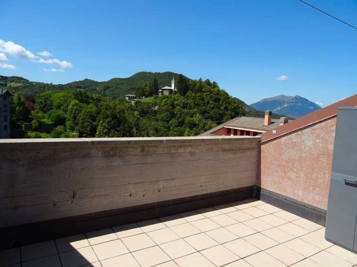 Appartamento bilocale in vendita in Via alle Scuole, Centro, Esino Lario