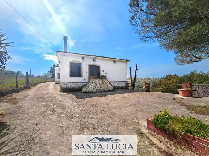 Casa con 6 locali in vendita in Strada Statale Agrigentina, Canicattì
