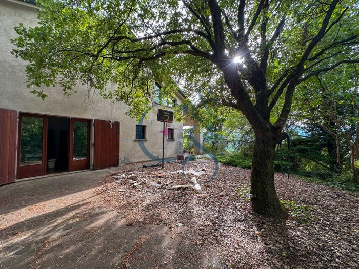 Casa con 5 locali in vendita in Via Monte Ceva, Montegrotto Terme