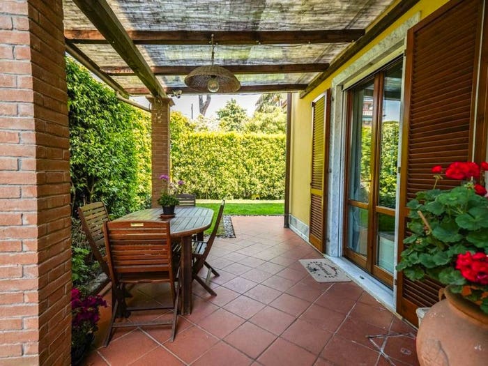 Casa con 5 locali in vendita in Via Pisa, Marina di Massa Centro, Massa
