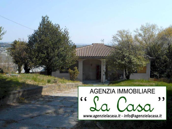 Appartamento quadrilocale in vendita in Centro, Castelnuovo Don Bosco